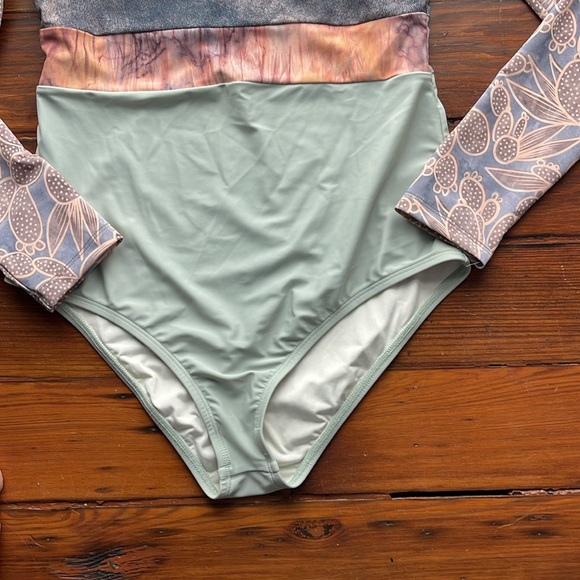 Seea Hermosa long sleeve multi-print surf beach one piece swimsuit - Picture 4 of 6